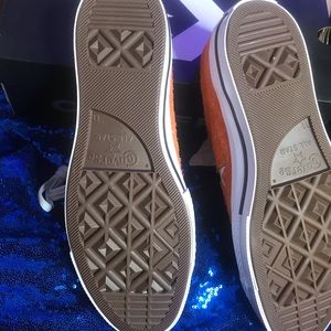 One star converse
